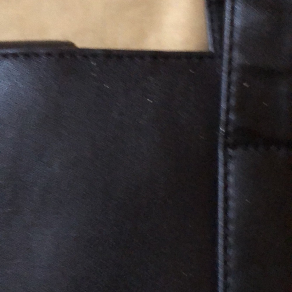 BNWT Lord and Taylor tote, leather - Picture 12 of 12